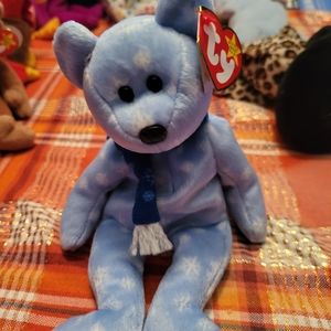 Beanie Baby 1999 holiday bear